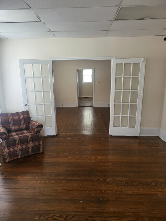 Building Photo - 466 W. Cheves St.