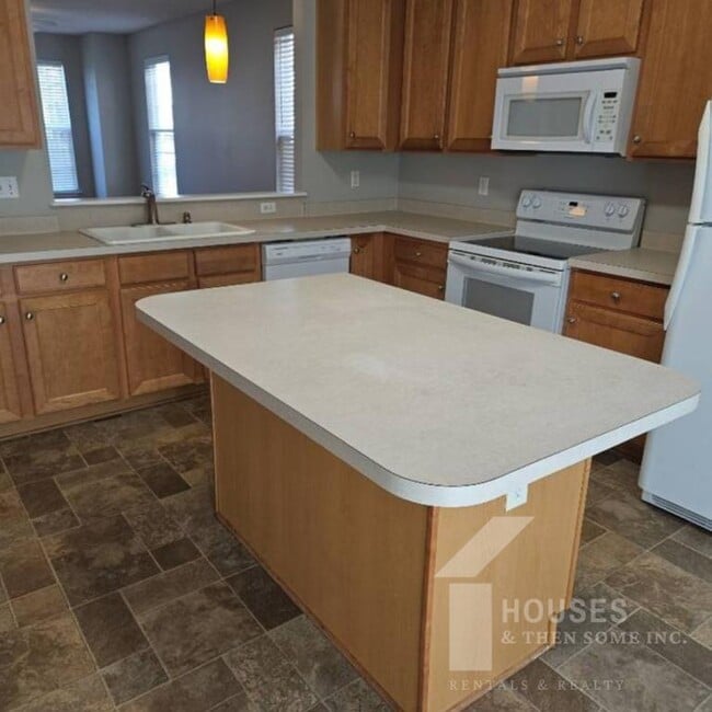 Building Photo - 211 Nimbus Ct