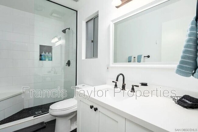 Foto del edificio - 2210 Buena Creek Rd