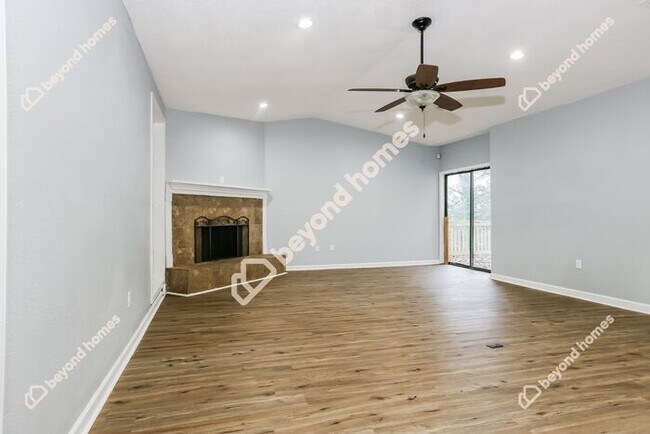 Foto del edificio - Beautifully renovated 3 bedroom 2 bath hom...