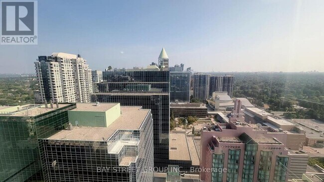 Photo du bâtiment - 5162-5162 Yonge St
