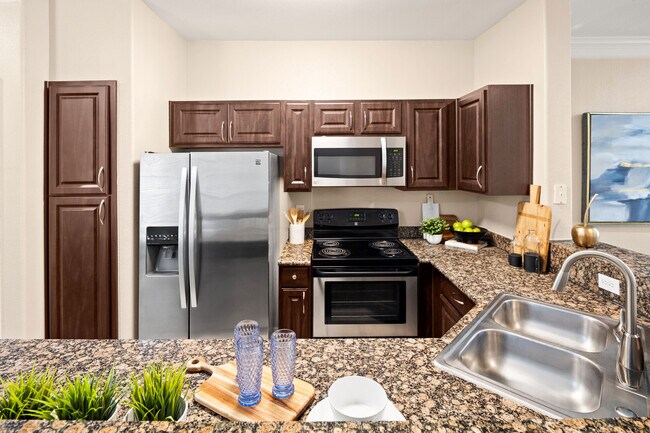 Building Photo - Villas At Parkside