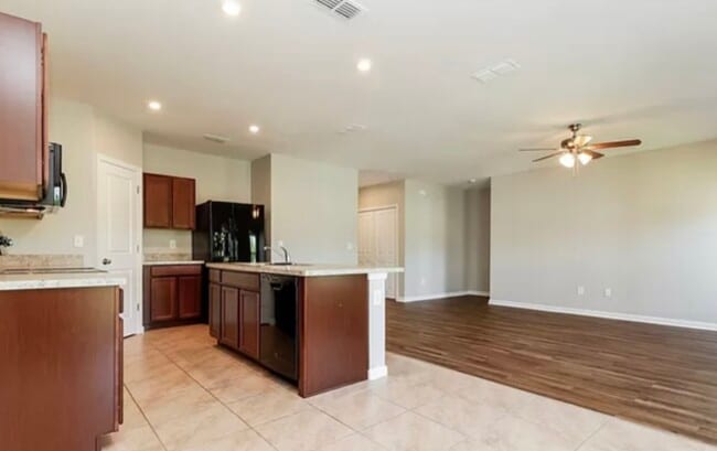 Building Photo - 1283 Haines Dr