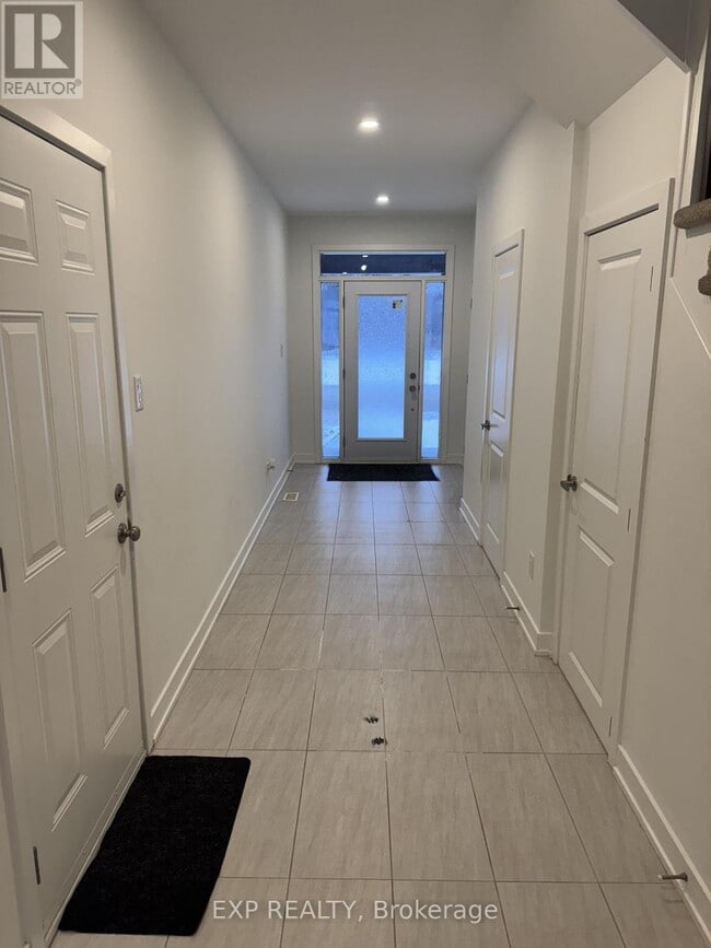 Photo du bâtiment - 914 Alvarez Ln