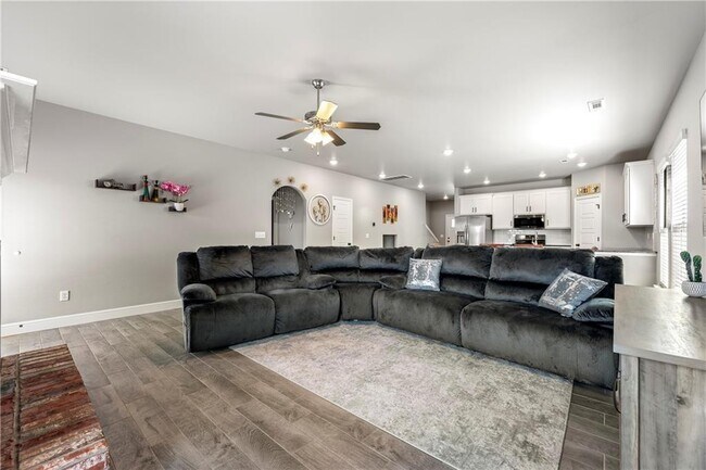 Building Photo - 2041 Tallgrass Ter