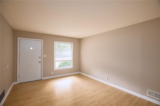 Building Photo - 2065 Nettie Ct