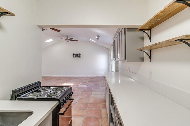 Foto del edificio - Adorable 1/1 Studio Apartment in Arlington...