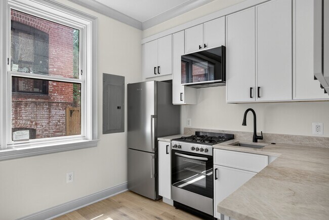 Foto del edificio - 311 East Capitol St SE