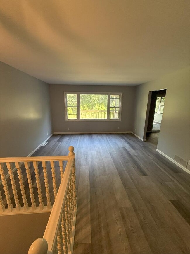 Building Photo - 267 Arbor Dr