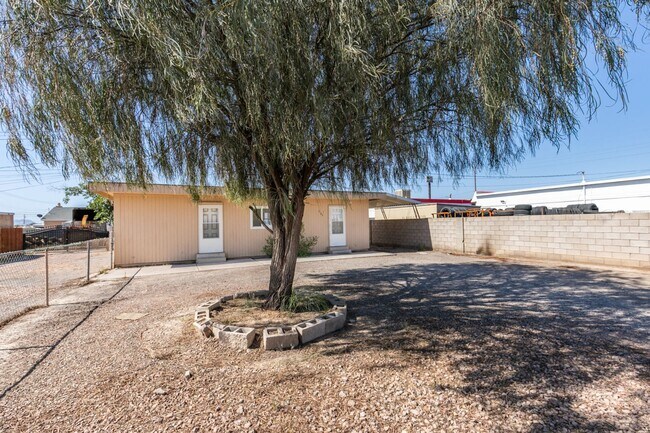 Building Photo - Cozy 1-Bedroom Retreat with Spacious Yard & Open Living Layout * COMING SOON *