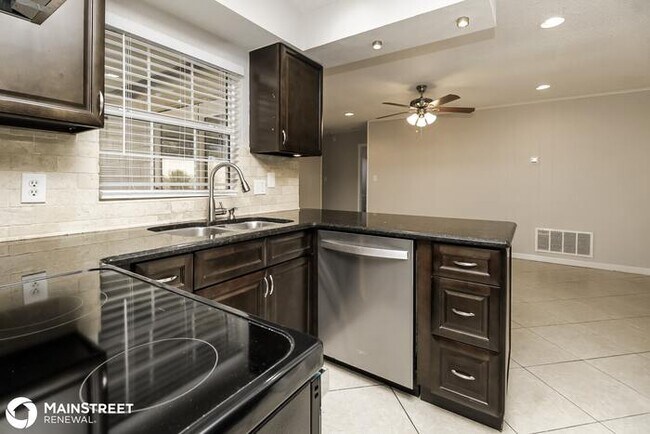 Building Photo - 145 HIDDEN LAKE DR, SANFORD, FL 32773