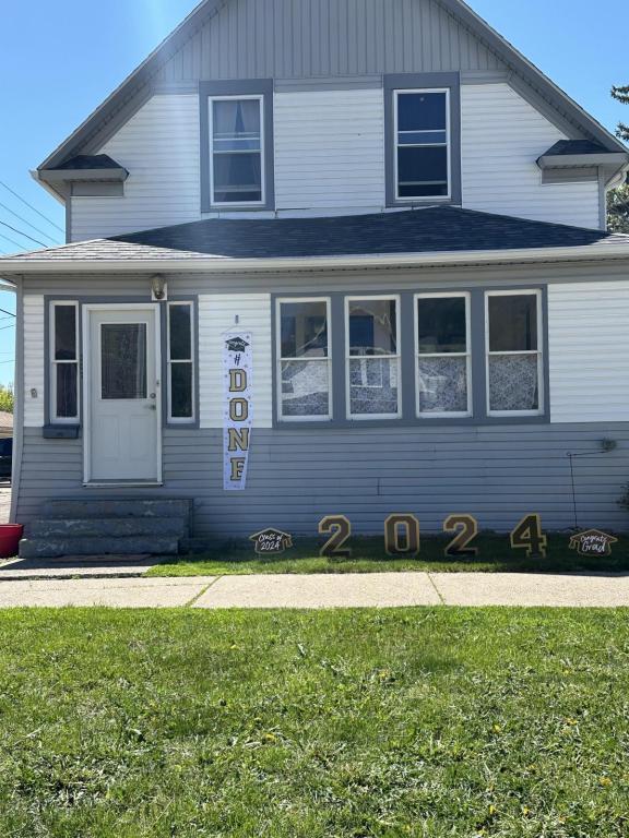 Foto principal - 307 4th St NW