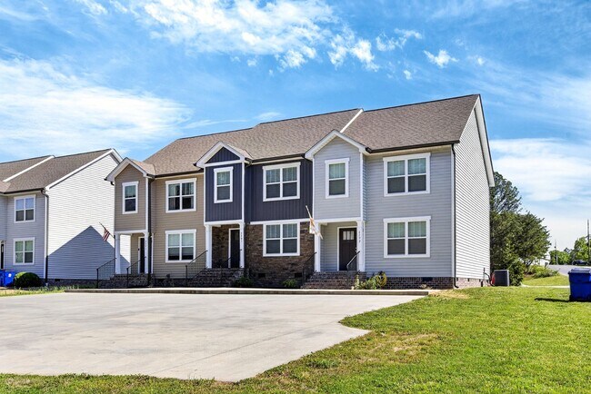 Foto del edificio - Luxury Size Townhome