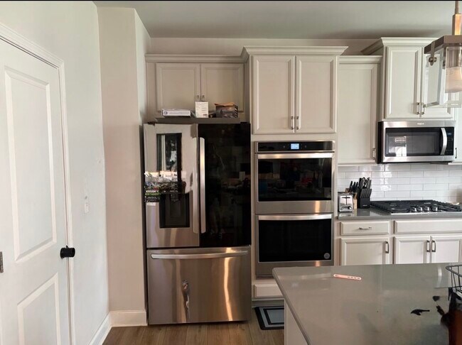 Foto del edificio - 3477 Spruce Way SW