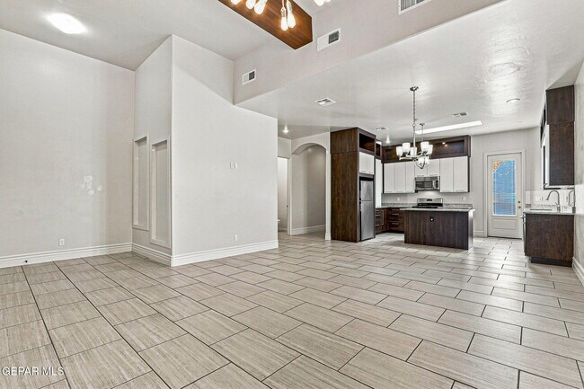 Foto del edificio - 3203 Red Orchard Dr