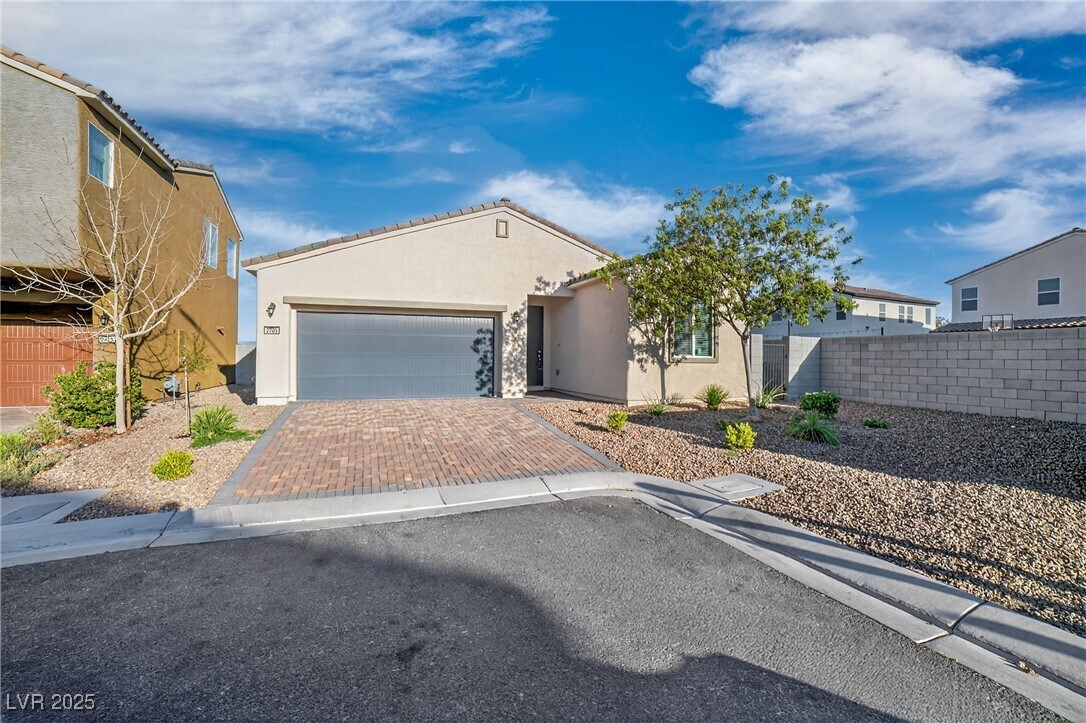 Foto principal - 2705 Holmes Creek Ct