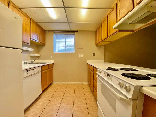 Foto del edificio - 4876 S Highland Cir