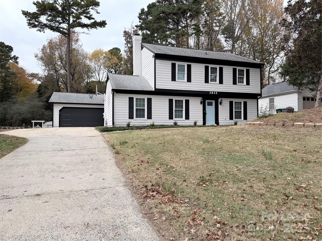 Foto principal - 2825 Edwin Jones Dr