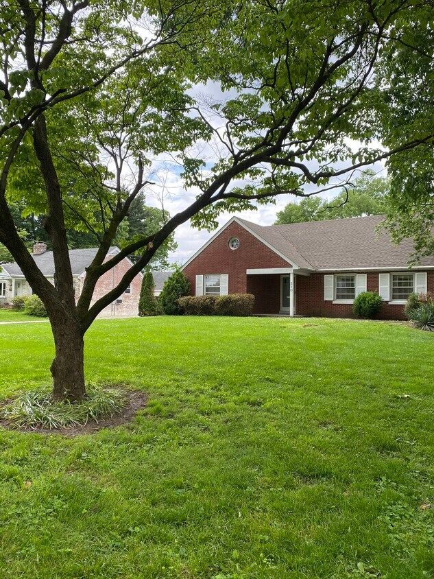 310 N Hubbards Ln, Louisville, KY 40207 House Rental in Louisville