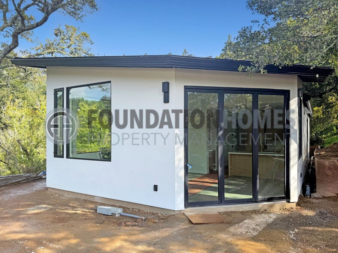 Primary Photo - Luxury ADU near Cascade Falls - New Constr...
