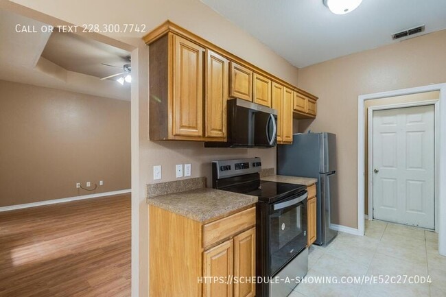 Building Photo - 6085 W Bolivar St