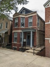 Building Photo - 2122 W Cullerton St