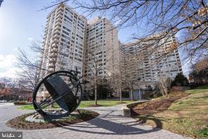 Foto del edificio - 5500 Friendship Blvd