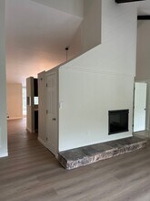 Building Photo - 2055 Ascot Dr