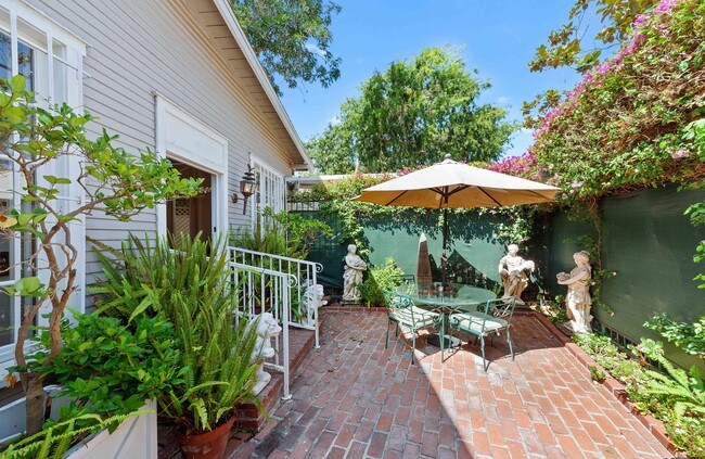 Private Gated Front Patio - 8956 Norma Pl