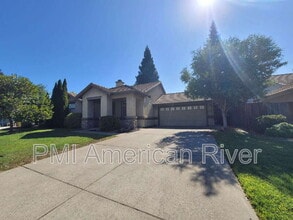 Building Photo - 1105 Brookline Cir