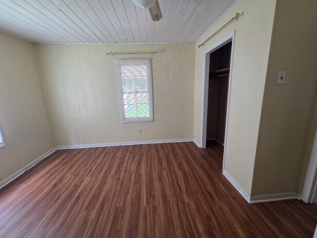 Building Photo - 1550 Doehler Ave