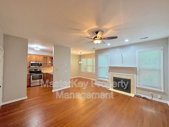 Foto del edificio - 103 James River Rd