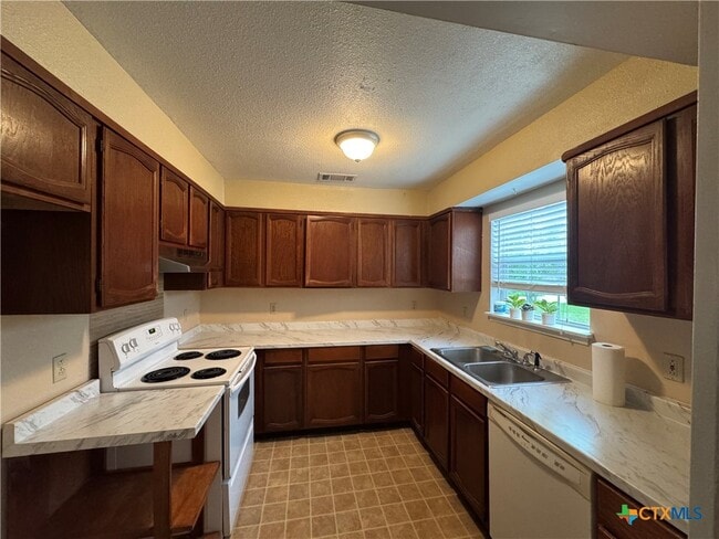 Foto del edificio - 205 Wingate Ct