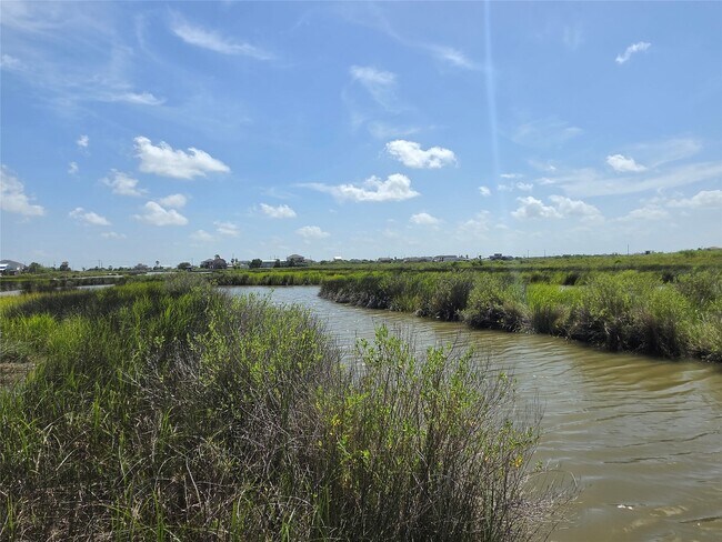 Building Photo - 640 18th St