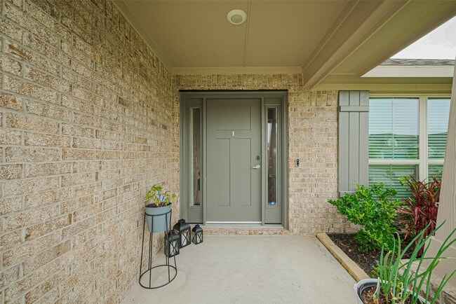 Foto del edificio - 2712 Golden Palms Ln