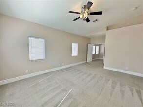 Building Photo - 285 Caddy Bag Ct