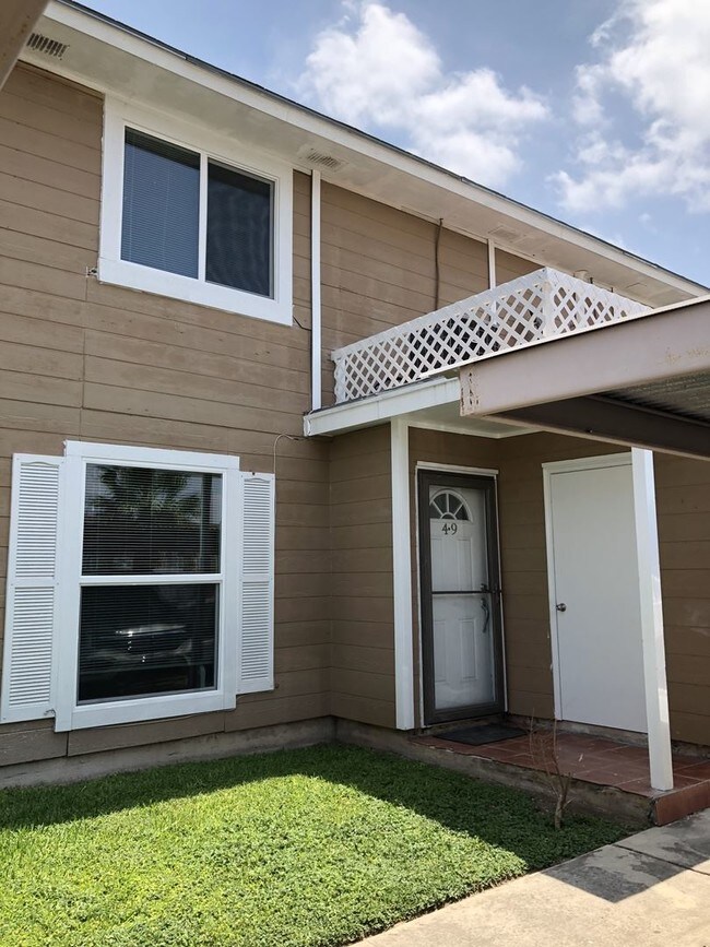 7322 Oak Manor Dr, San Antonio, TX 78229 House for Rent in San