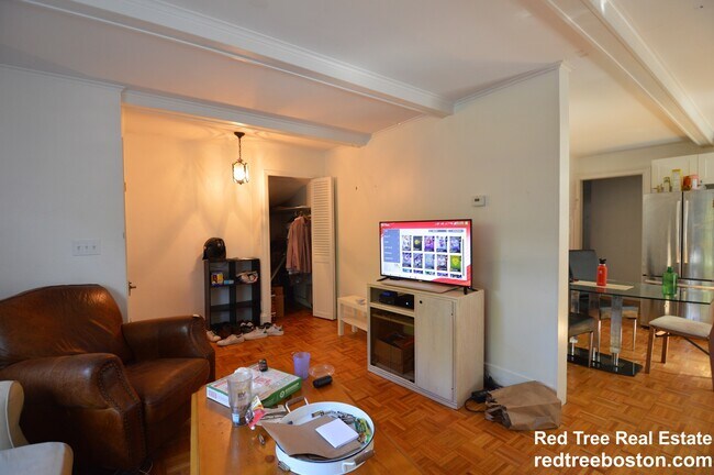 Foto del edificio - 74 Manet Rd