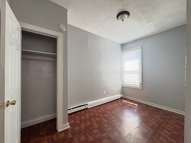 637 S Park 6 - 637 S Park St
