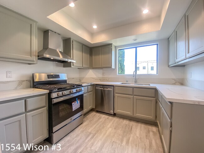 Foto del edificio - 1554 E Wilson Ave