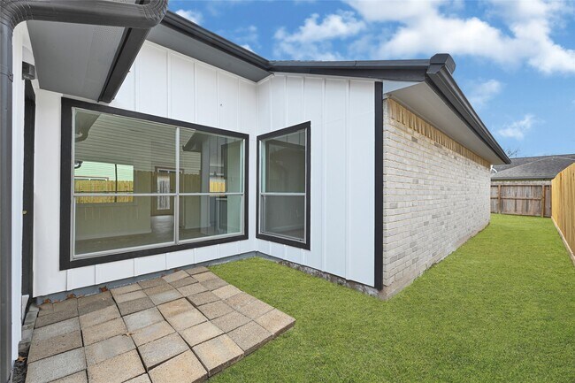 Building Photo - 6507 Paso Del Sol Dr