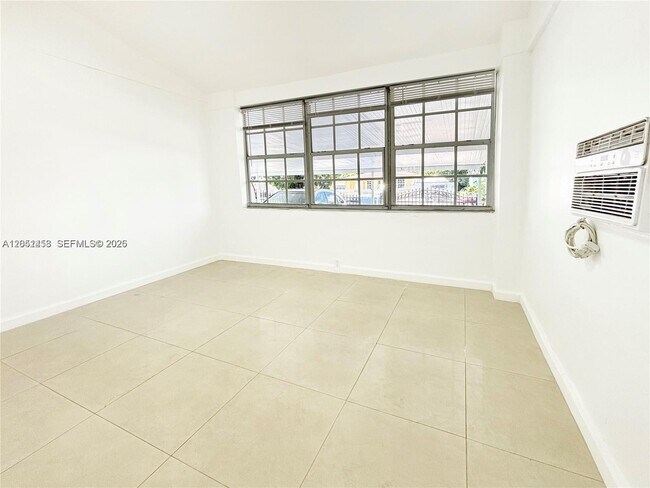 Foto del edificio - 2731 NW 100th St