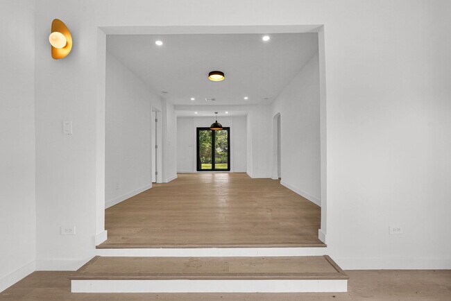 Foto del edificio - 81 NW 45th St