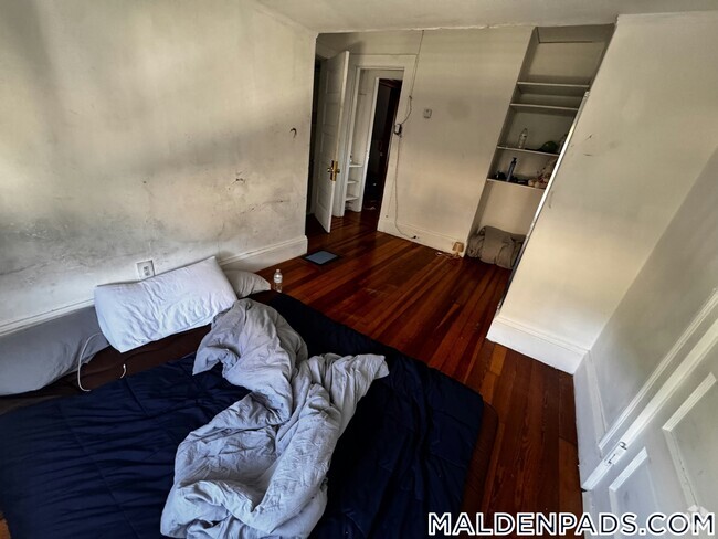 Building Photo - 547 Highland Ave