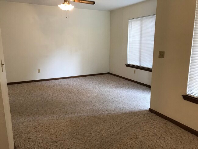 Foto del edificio - 2013 Rickards Rd