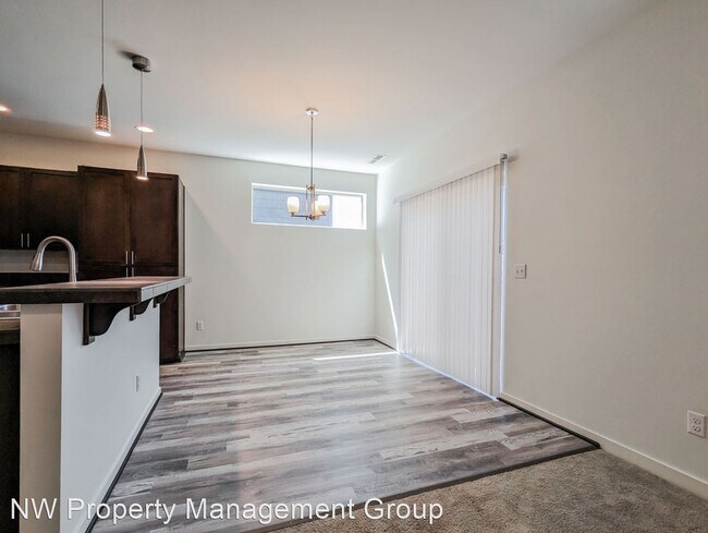 Foto del edificio - 3 br, 2.5 bath House - 15904 14th Ave W