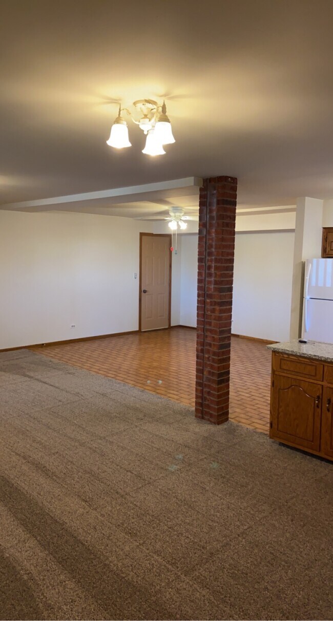 Building Photo - 7900 Paxos Dr