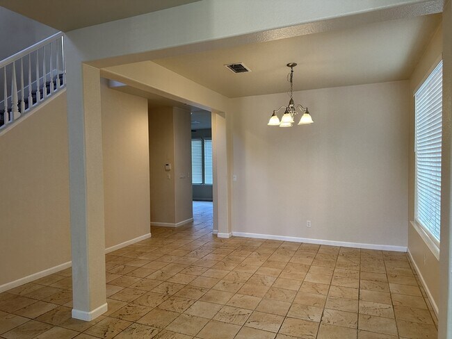 Foto del edificio - Lathrop 5 Bedroom 3 Bathroom Home