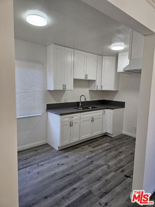 Building Photo - 920 S Gramercy Dr