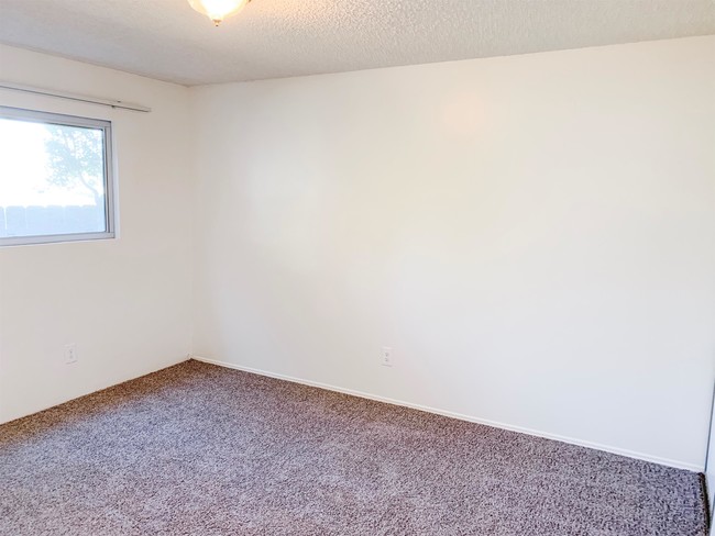 Building Photo - 2677 Melbourne Dr